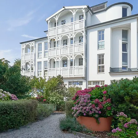 Apartment 440, Seepark *