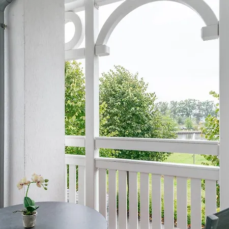 Apartment 440, Seepark