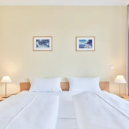 440, Seepark Apartment *